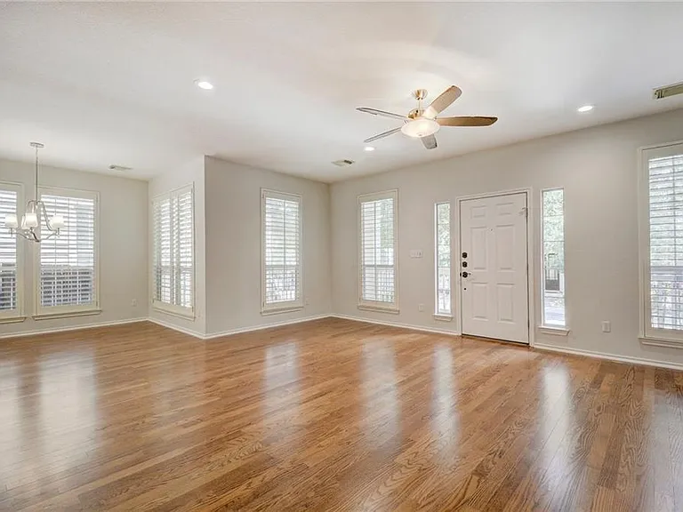 2614 Kinney Oaks Ct — Photo 9