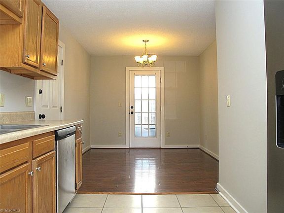 4th image of 701 Pilgrim Ford Ct