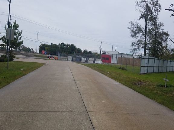 5th image of 222 Rollingwood Dr