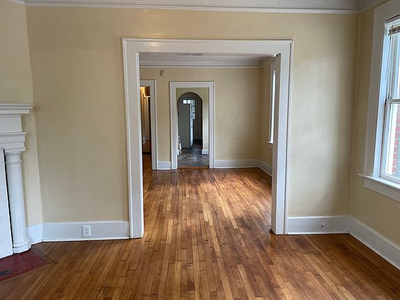 3rd image of 901 E Park Ave #Dn