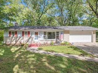 345 Country Club Ter, Battle Creek, MI 49015