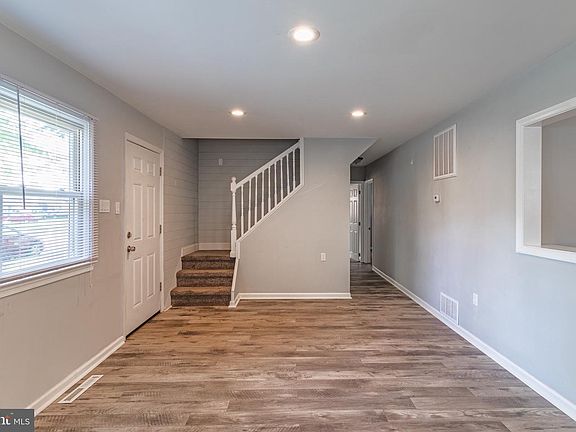 4th image of 203 7th St