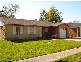 1st image of 400 Bannerwood Dr