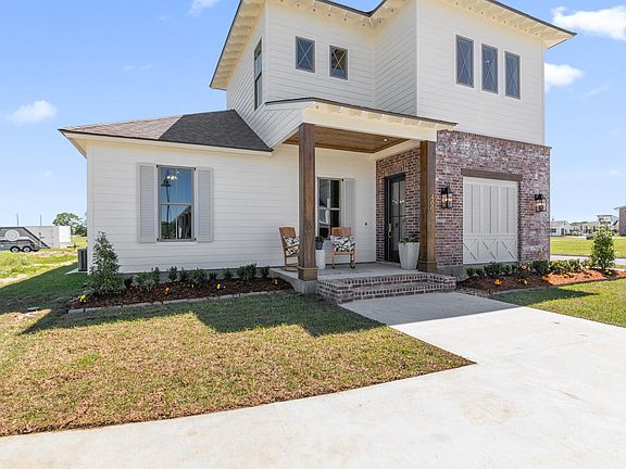 3rd image of 400 Villager Ave