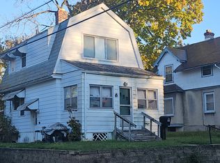 963 Perry St, Flint, MI 48504