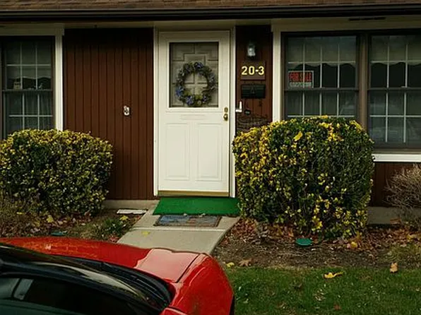 20-3 Tamaron Dr, Waldwick, NJ 07463