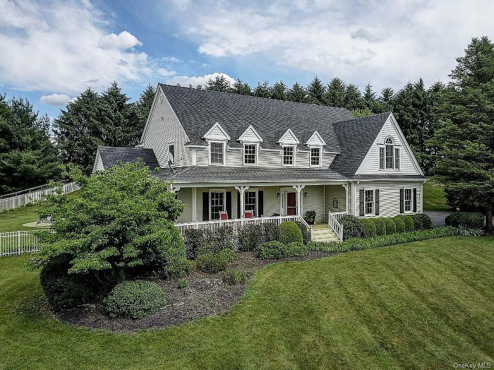 1st image of 20 Spruce Hill Ln
