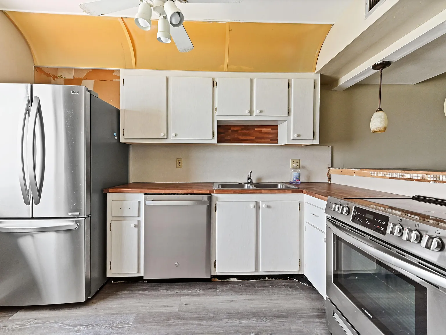 3 bed, 2.0 bath, 1148 sqft, $1,450 — Photo 3