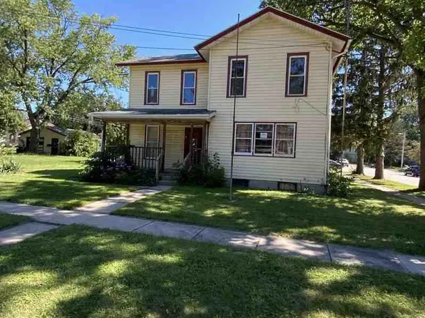 22 Jackson St, Evansville, WI 53536