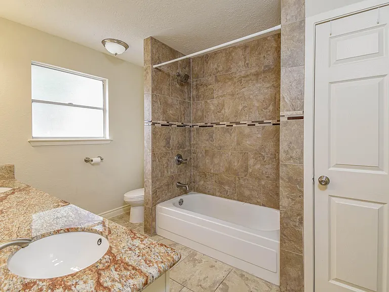 4922 Bridgemont Ln — Photo 15