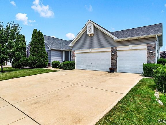 2nd image of 4425 Millcroft Dr