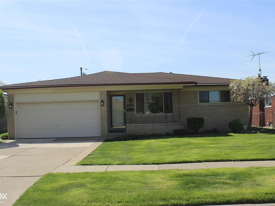 1st image of 32263 Gainsborough Dr