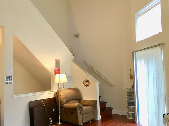 4th image of 3330 Midtown Pl