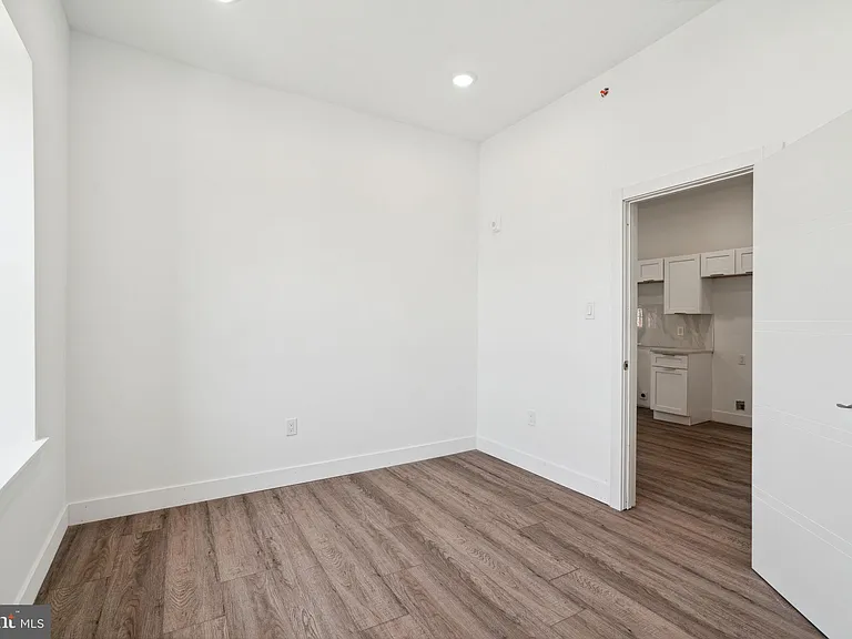 5164 Ridge Ave #3 — Photo 4