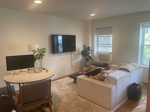 2nd image of 355 6th Ave #3R