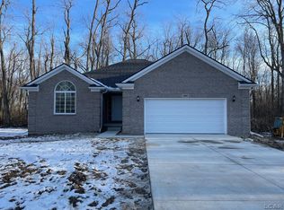 1084 Preservation Dr, Tecumseh, MI 49286