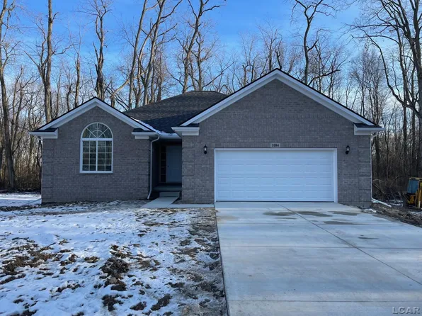 1084 Preservation Dr, Tecumseh, MI 49286