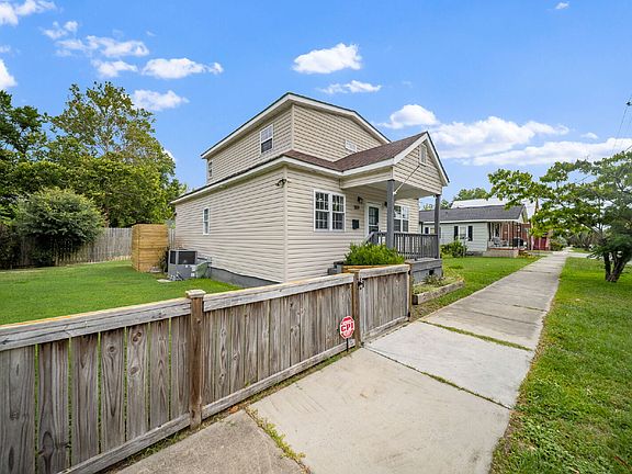 4th image of 1109 Orange St