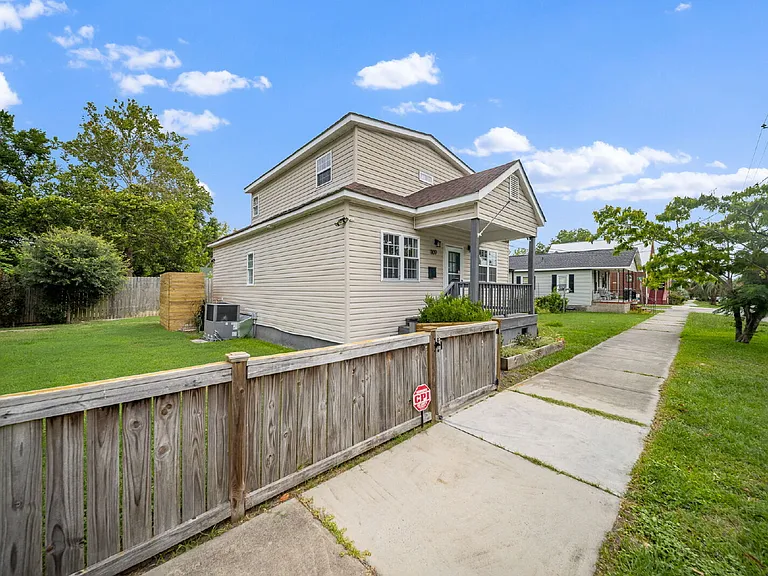 1109 Orange St — Photo 4