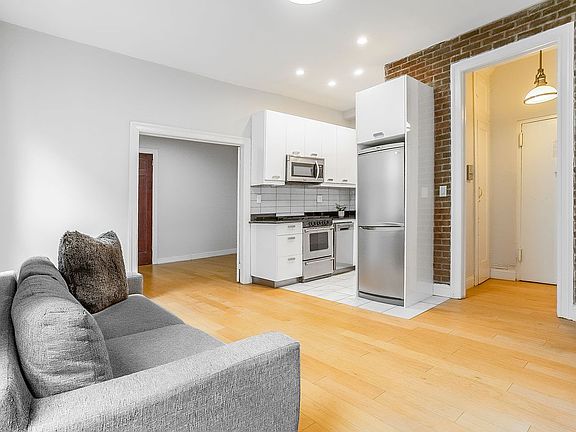 4th image of 15 Fort Washington Ave APT 4F