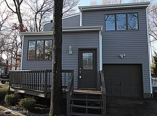 92 Harrison Ave, Brick, NJ 08724