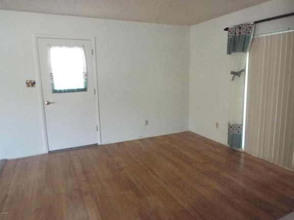 4th image of 909 W Palomas Dr