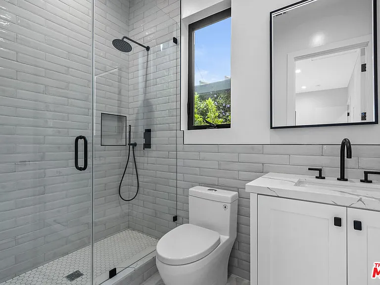 4475 Mammoth Ave — Photo 25