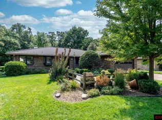133 E Glencrest Dr, Mankato, MN 56001