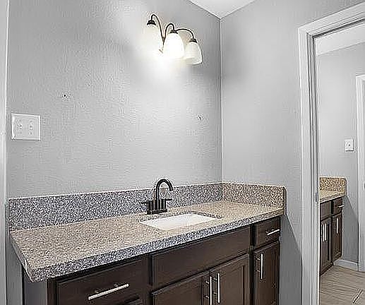 19th image of 3709 Roslyn Dr