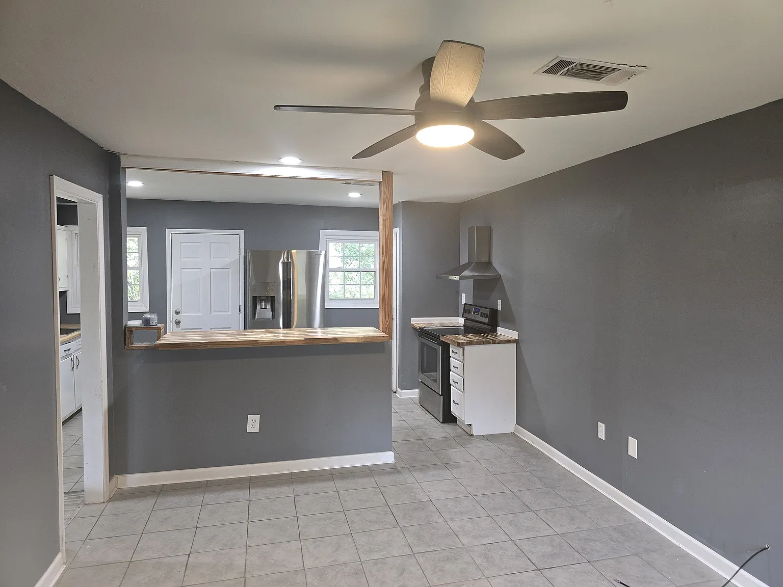 3 bed, 1000 sqft, $900 — Photo 3
