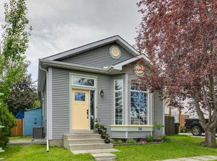 98 NW River Rock Way SE, Calgary, AB T2C4H1
