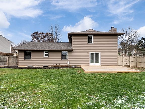 3rd image of 2600 Crafton Cir NW