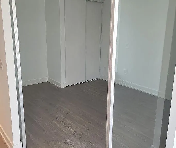 8 Wellesley St W #5505 — Photo 5