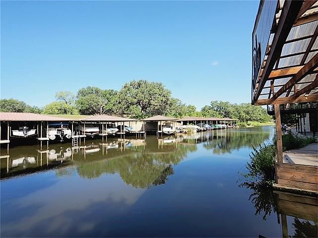 1st image of 114 Bridgepoint Dr