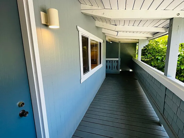 650 Ericksen Avenue NE — Photo 12