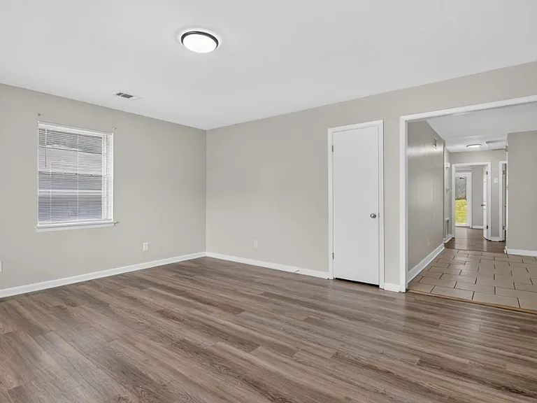 822 N Hughes St — Photo 9
