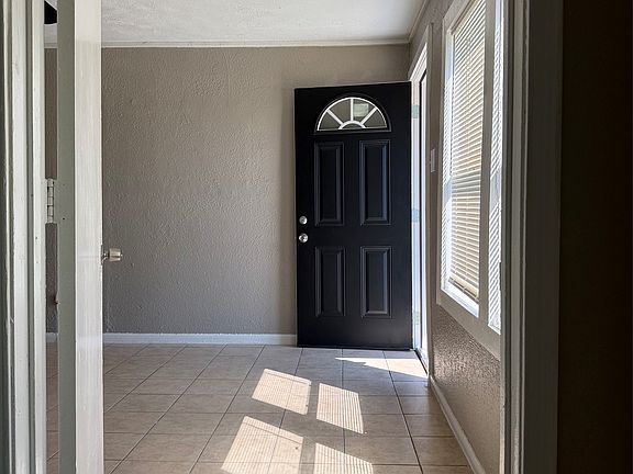 3rd image of 2709 Hanger Ave