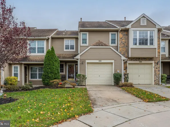 203 Masters Dr, Blackwood, NJ 08012