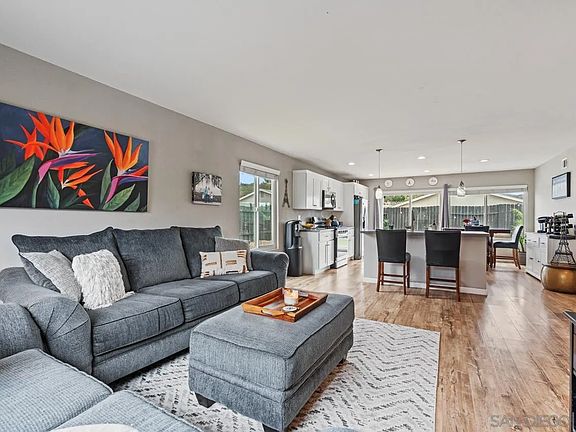 2nd image of 13637 Los Olivos Ave