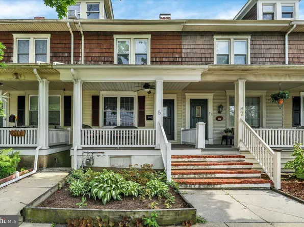 5 W 2nd Ave, Lititz, PA 17543