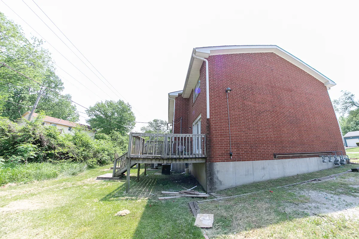 Building Photo - 819 Broad St