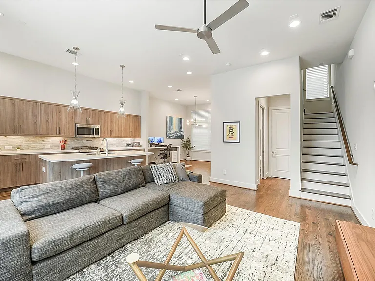 1004 California St #203 — Photo 8