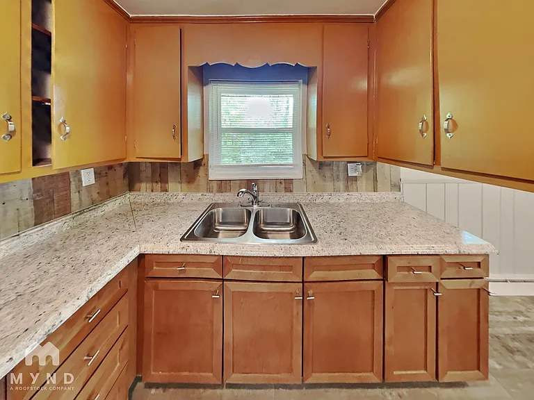 5201 Pinebrook Dr — Photo 6