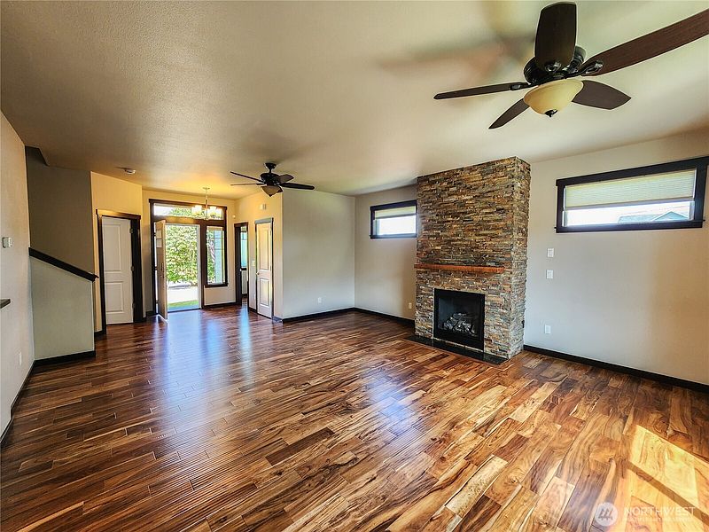 4th image of 4008 H Avenue