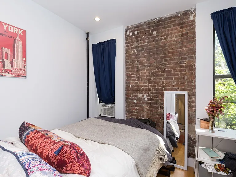 228 E 27th St #5C — Photo 3