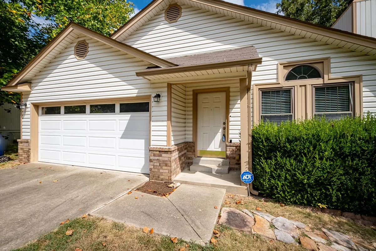 Building Photo - 46 Willow Oak Loop