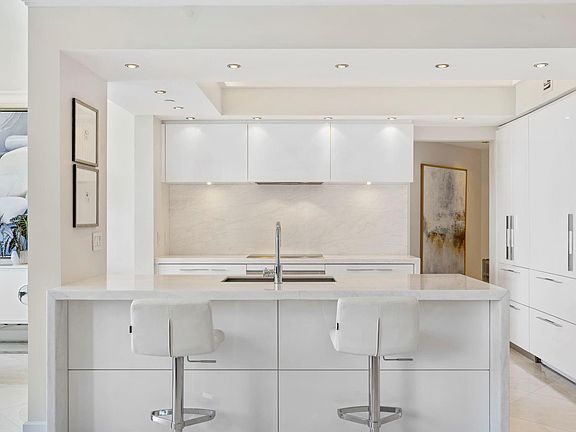 4th image of 2100 N Ocean Boulevard #5D