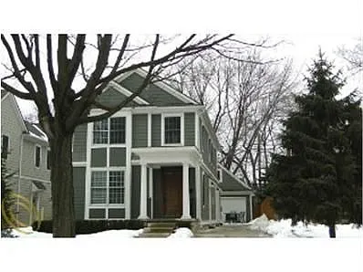 1533 Emmons Ave photo 1