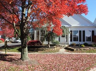 574 Skylark Dr, Monroe Twp, NJ 08831