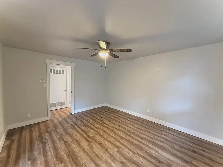 181 E Helm Ave #B — Photo 6